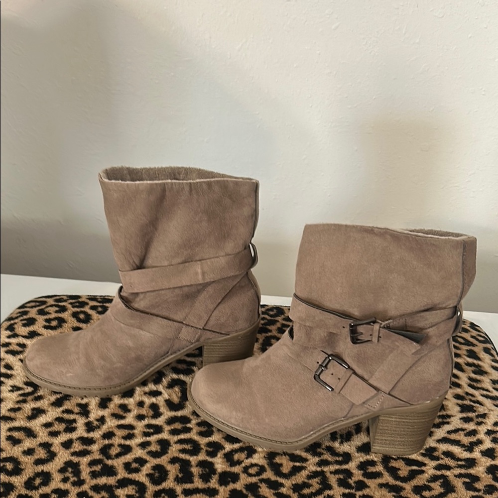 Buckled Boots.    Size 8😀